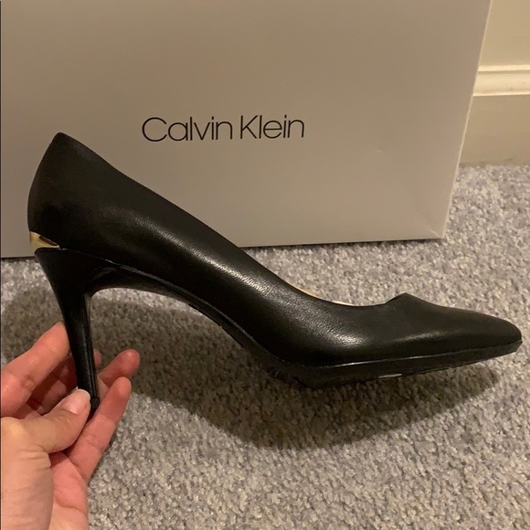 Heels - Picture 2 of 3